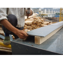 Hoja de plástico de madera reforzada